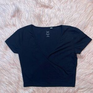 PacSun‎ Basics Black Low Cut V Neck Crossover Crop Top Woman’s Size Small
